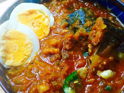 鯖味噌煮缶と玉葱で蒸し煮カレー＊油なしでヘルシーに